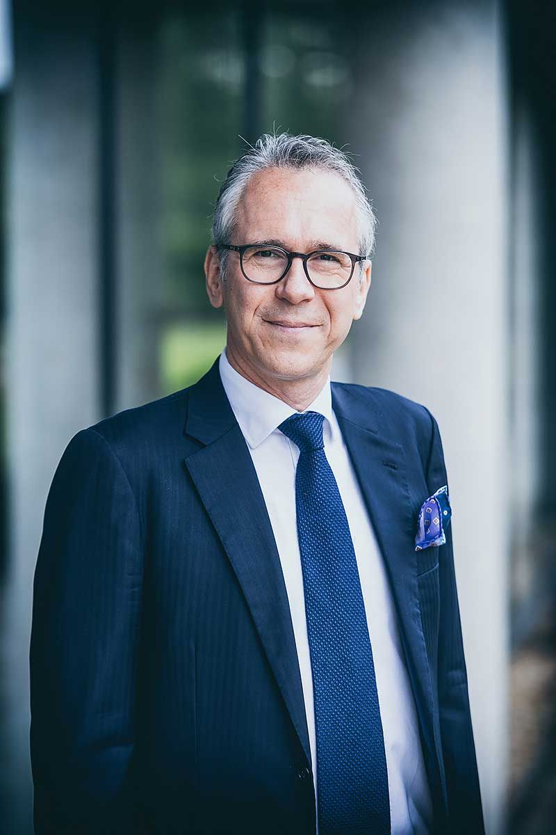 media/acfgallery/content/8/2/Commercial-head-shots-photography-corporate-portrait-brand-company-promotional-images-oxfordshire-Yellow-Dog-Creative_copy_1.jpg